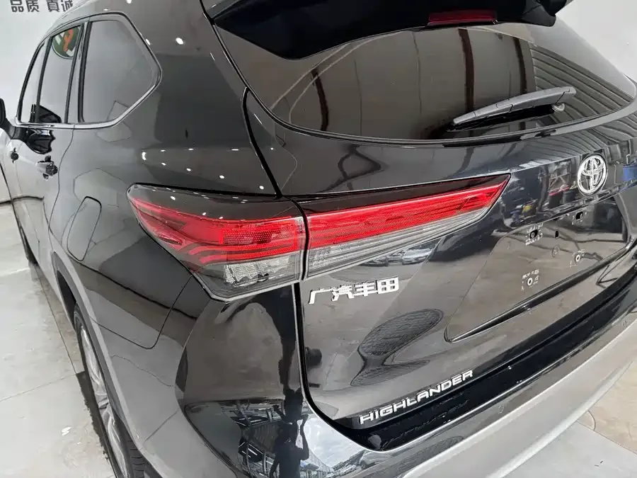Toyota Highlander Highlander 2022 380T 4WD Premium Edition 7 Seaters 2024 — миниатюра 3