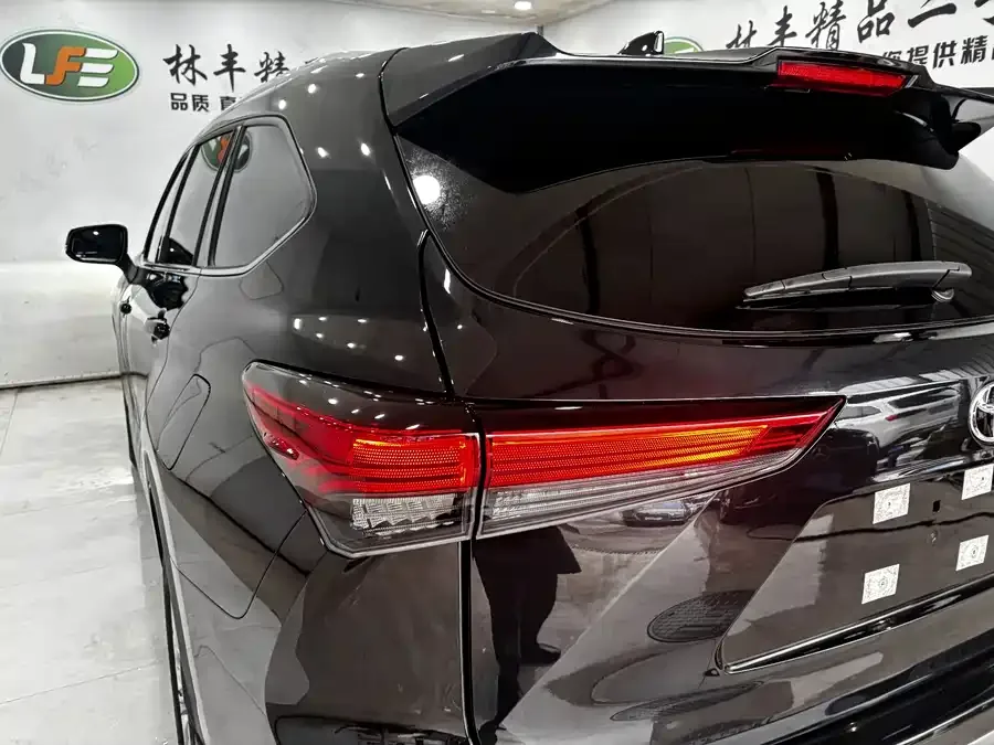 Toyota Highlander Highlander 2024 380T 4WD Premium Edition 7 Seaters 2025 — миниатюра 3