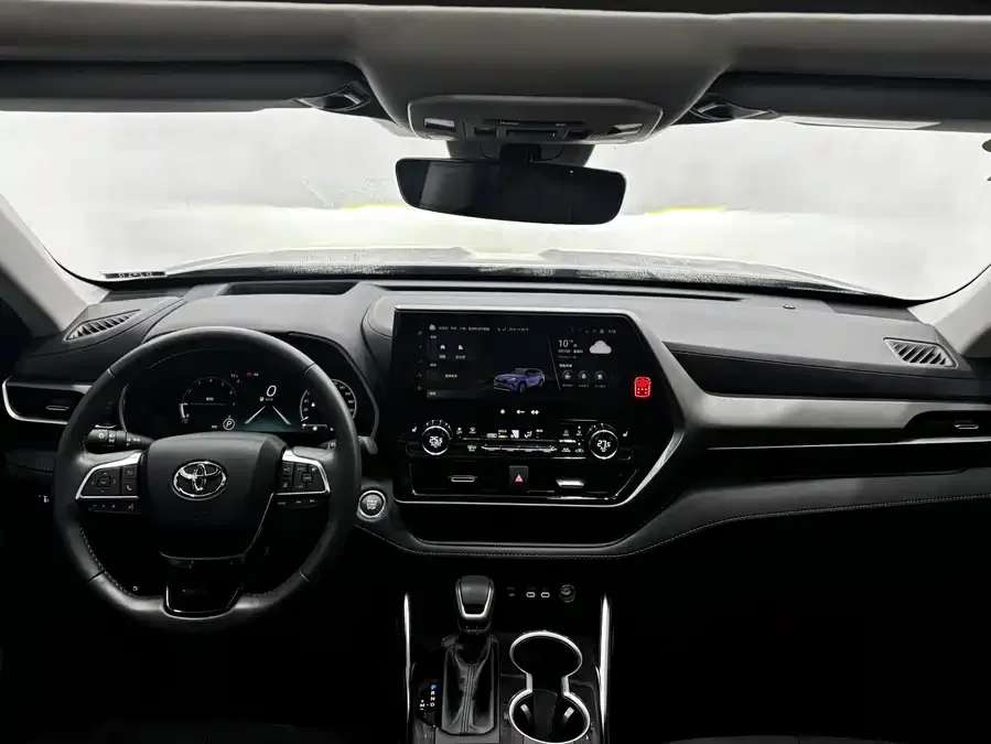 Toyota Highlander Highlander 2024 380T 4WD Premium Edition 7 Seaters 2025 — миниатюра 4