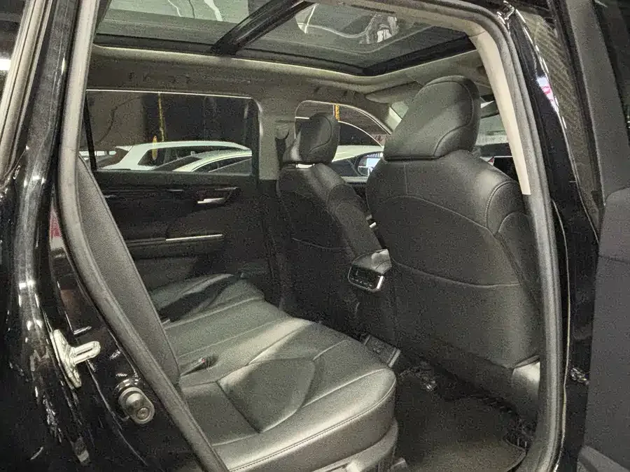 Toyota Highlander Highlander 2022 380T 4WD Premium Edition 7 Seaters 2023 — миниатюра 2