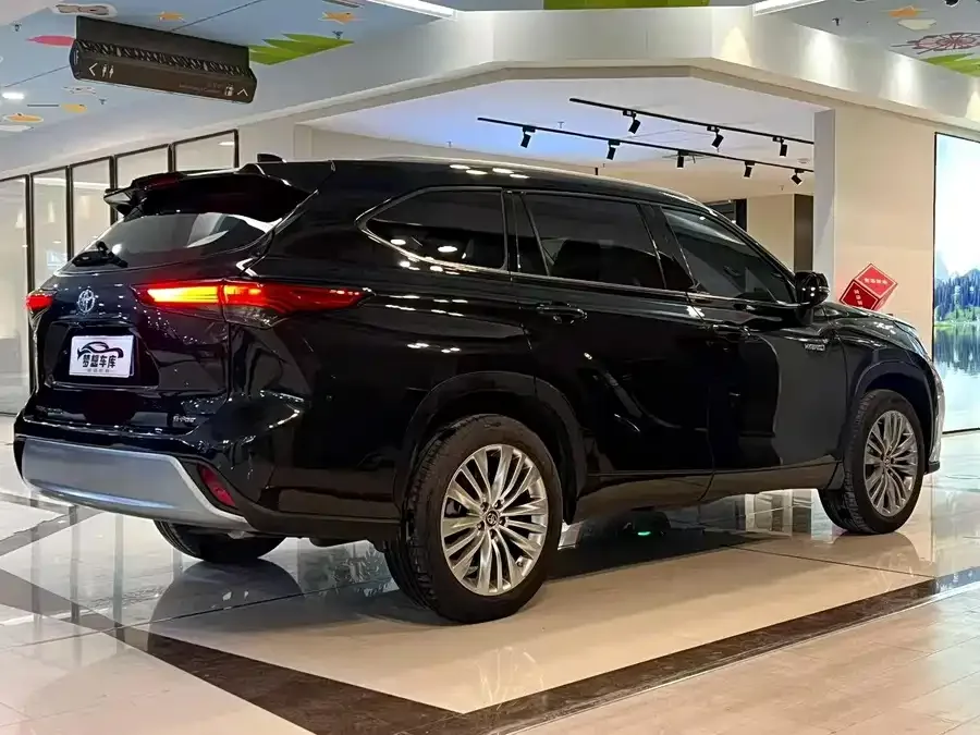 Toyota Highlander Highlander 2023 2.5L Intelligent Electric Hybrid Dual Engine 4WD Premium Edition 7 Seaters 2023 — миниатюра 3