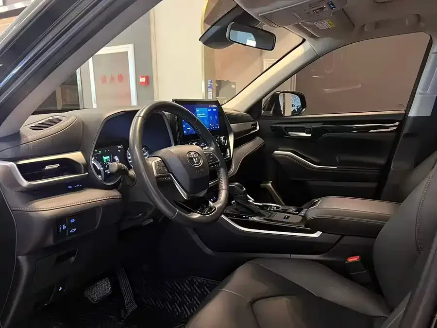 Toyota Highlander Highlander 2023 2.5L Intelligent Electric Hybrid Dual Engine 4WD Premium Edition 7 Seaters 2023 — миниатюра 4