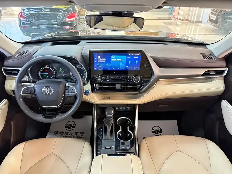 Toyota Highlander Highlander 2022 Dual Engine 2.5L 4WD Premium Edition 7 Seaters 2022 — миниатюра 4