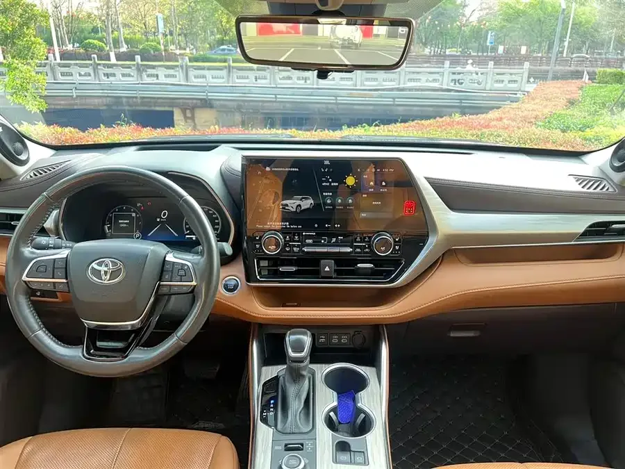 Toyota Highlander 2024 Highlander 380T AWD Supreme 7-seater 2024 — миниатюра 2