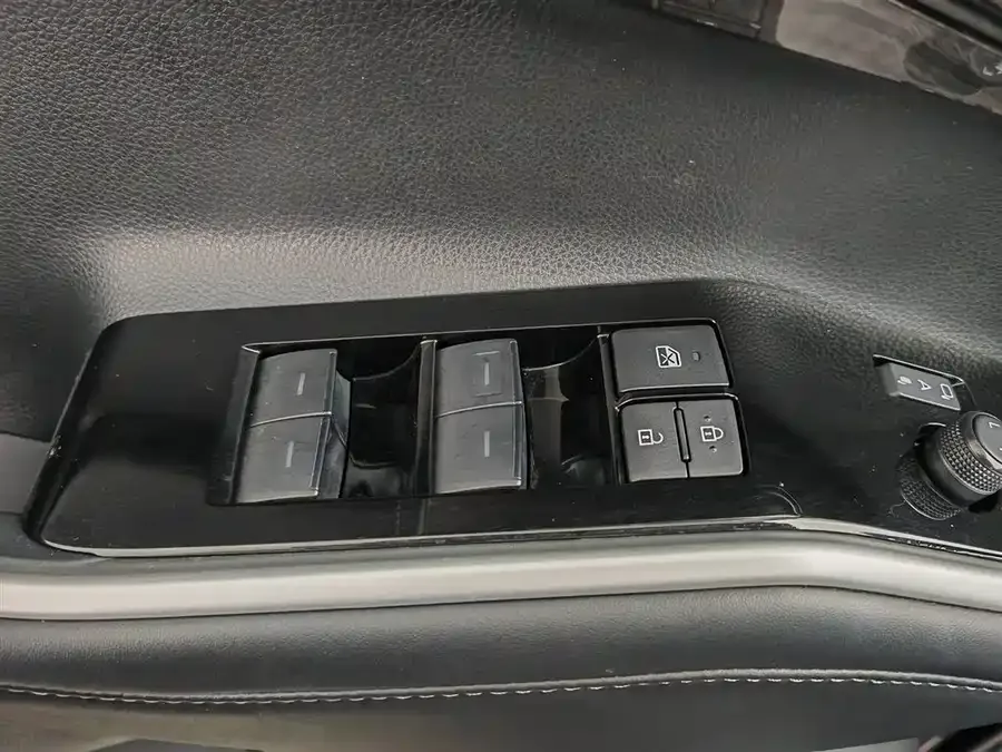 Toyota Highlander Highlander 2024 2.5L Intelligent Electric Hybrid Dual Engine 4WD Premium Edition 7 Seaters 2024 — миниатюра 3