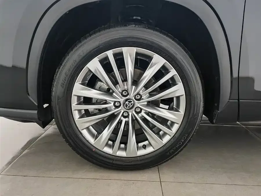 Toyota Highlander Highlander 2024 2.5L Intelligent Electric Hybrid Dual Engine 4WD Premium Edition 7 Seaters 2024 — миниатюра 5