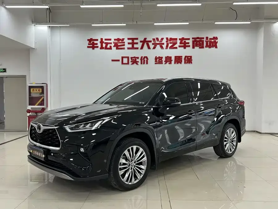 Toyota Highlander Highlander 2024 380T 4WD Premium Edition 7 Seaters 2025 — фото 1, купить с доставкой в Москву