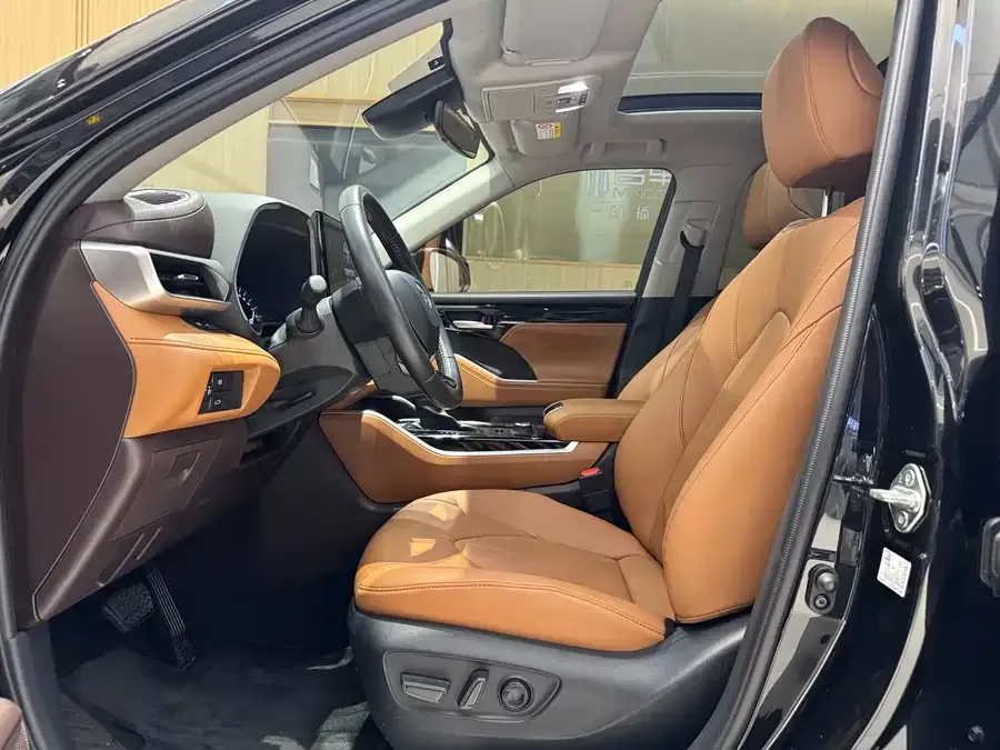 Toyota Highlander Highlander 2024 380T 4WD Premium Edition 7 Seaters 2024 — миниатюра 3