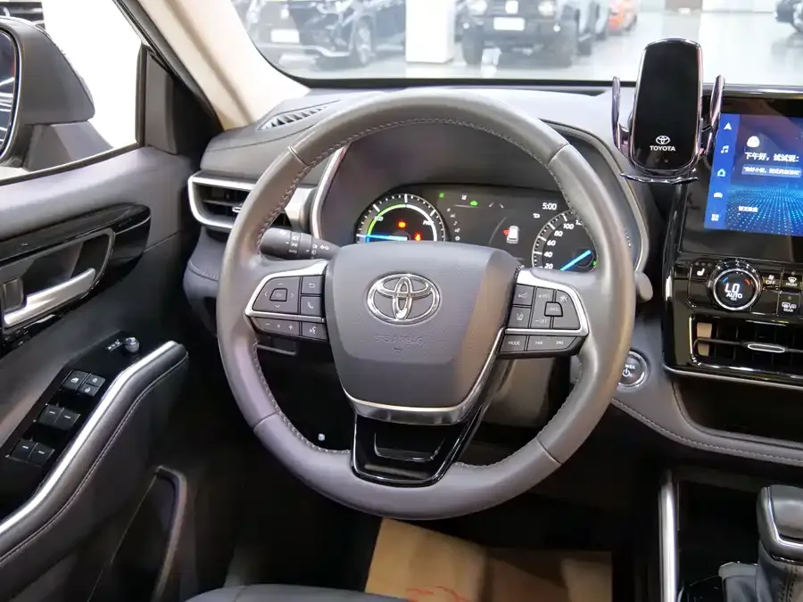 Toyota Highlander Highlander 2023 2.5L Intelligent Electric Hybrid Dual Engine 4WD Premium Edition 7 Seaters 2023 — миниатюра 2
