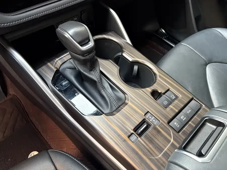 Toyota Highlander Highlander 2023 2.5L Intelligent Electric Hybrid Dual Engine 4WD Premium Edition 7 Seaters 2023 — миниатюра 3