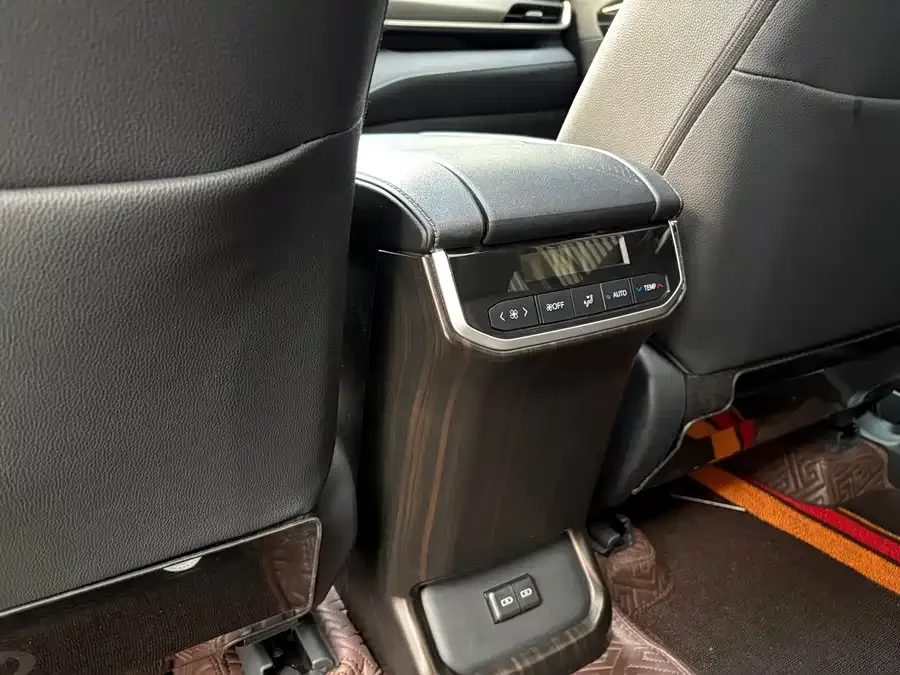 Toyota Highlander Highlander 2023 2.5L Intelligent Electric Hybrid Dual Engine 4WD Premium Edition 7 Seaters 2023 — миниатюра 4