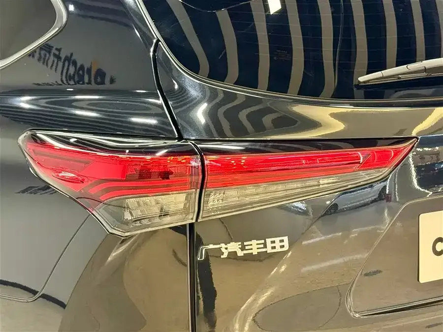 Toyota Highlander Highlander 2023 2.5L Intelligent Electric Hybrid Dual Engine 4WD Premium Edition 7 Seaters 2024 — миниатюра 3