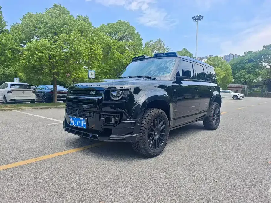 Land Rover guard 2023