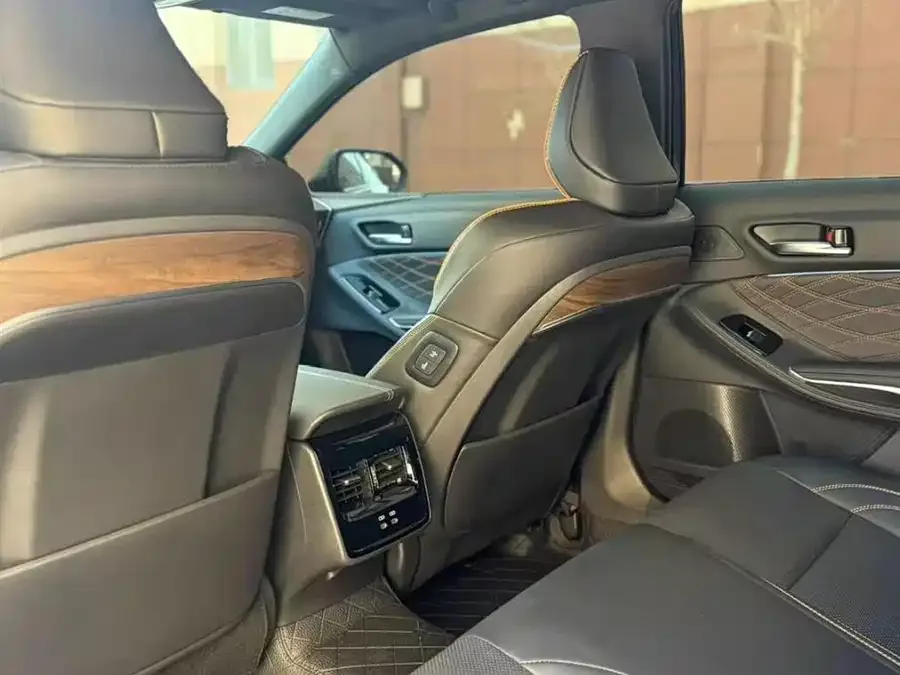 Toyota Avalon Avalon 2024 2.0L Luxury Edition 2025 — миниатюра 3