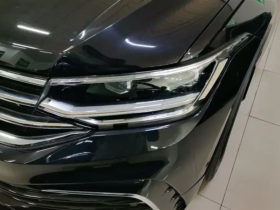 Volkswagen Tiguan L Tiguan L 2024 Outstanding Model 330TSI Automatic Two-Wheel Drive R-Line Dragon Glory Edition 2024 — миниатюра 2