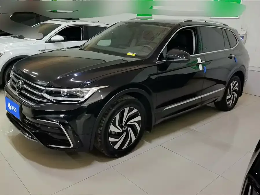 Volkswagen Tiguan L Tiguan L 2024 Outstanding Model 330TSI Automatic Two-Wheel Drive R-Line Dragon Glory Edition 2024 — фото 1, купить с доставкой в Москву