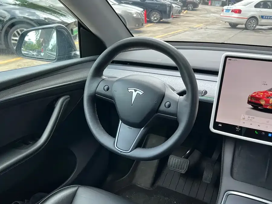 Tesla Model Y Model Y 2024 rear-wheel drive version 2024 — миниатюра 3