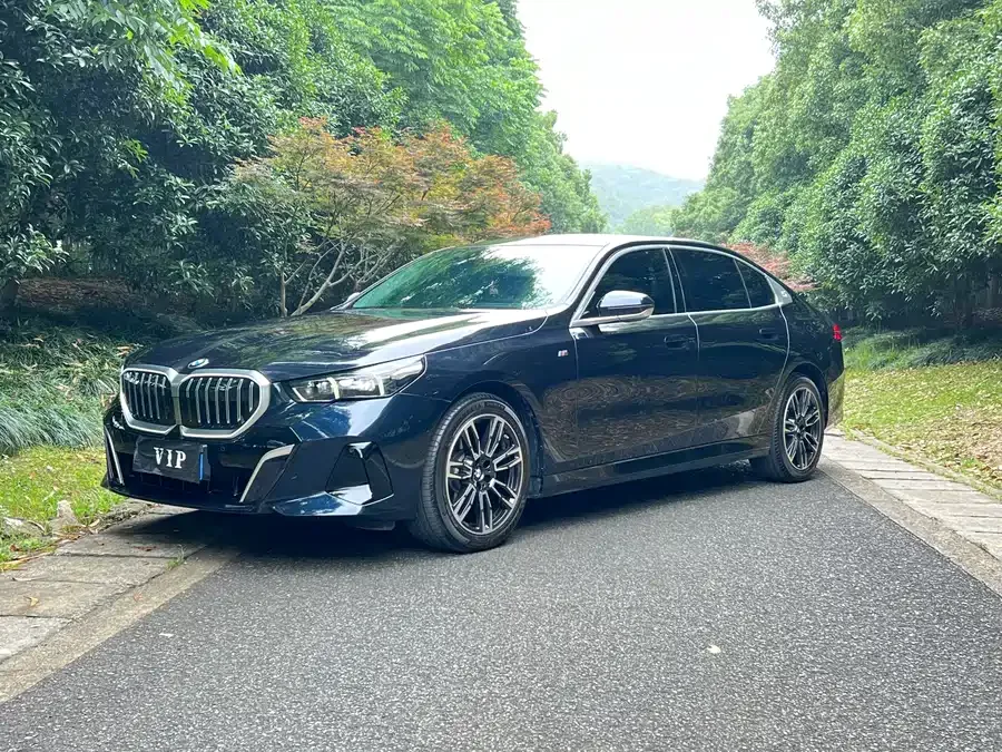 BMW 5 Series 2025