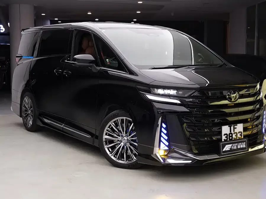 Toyota Crown Vellfire 2025
