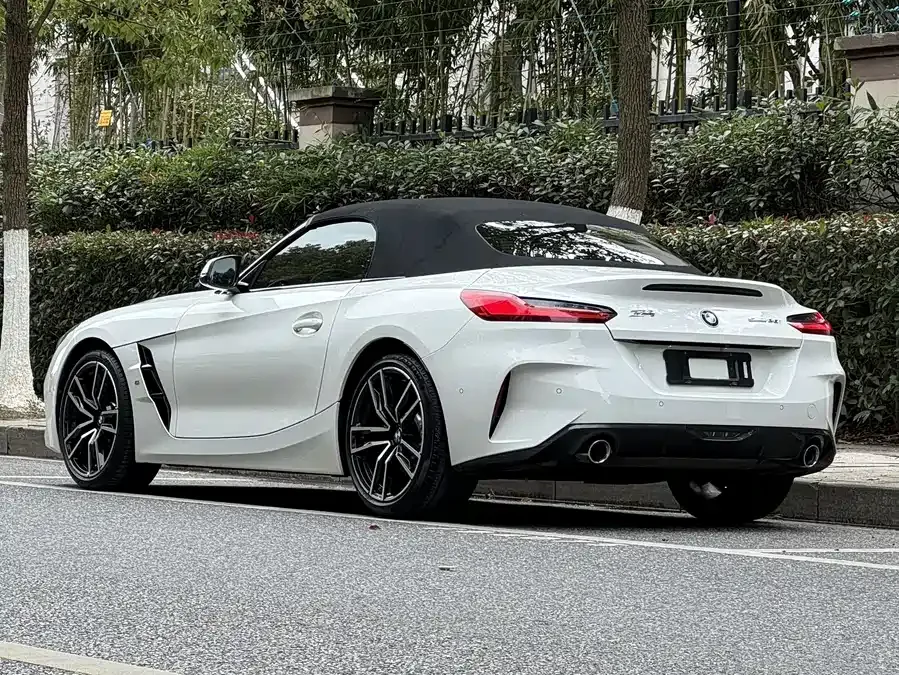 BMW Z4 2022 sDrive 25i M Sport Package 2023 — миниатюра 2