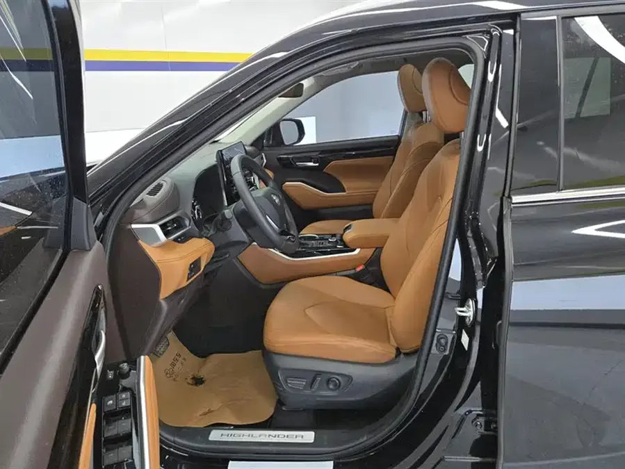 Toyota Highlander Highlander 2022 380T 4WD Premium Edition 7 Seaters 2024 — миниатюра 3