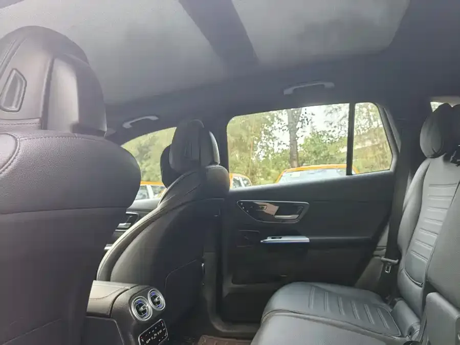 Mercedes-Benz GLC-Class Mercedes-Benz GLC 2023 GLC 300 L 4MATIC dynamic 7-seater 2023 — миниатюра 4