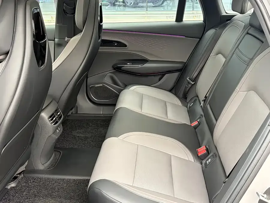 Hongqi EH7 Hongqi EH7 2025 640 4WD Smart Edition 2025 — миниатюра 3