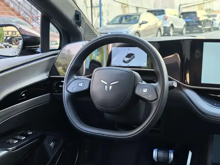Hongqi EH7 Hongqi EH7 2025 640 4WD Smart Edition 2025 — миниатюра 3