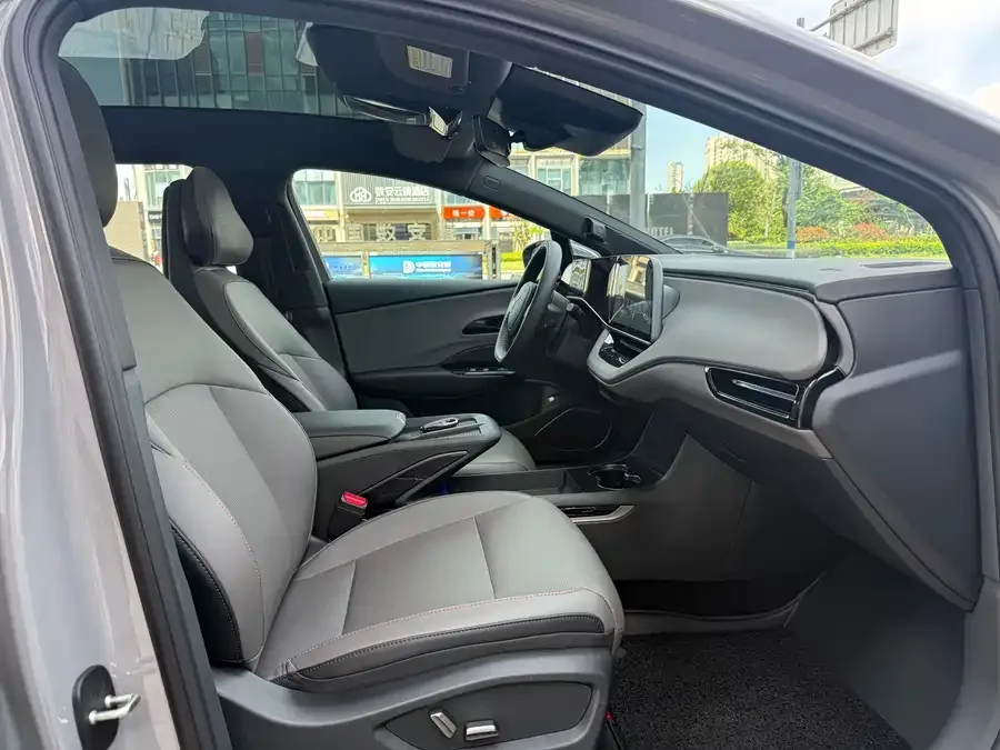 Hongqi EH7 Hongqi EH7 2025 640 4WD Smart Edition 2025 — миниатюра 3
