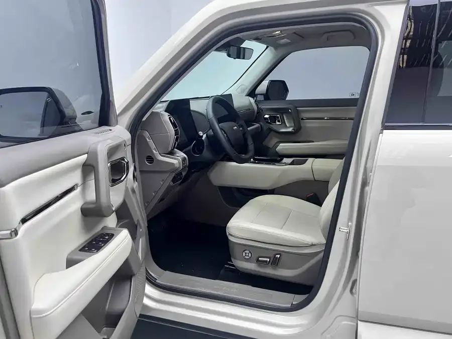 Haval Big Dog PLUS New Energy Haval Big Dog PLUS New Energy 2026 Hi4 150km Trendy Electric Edition 2025 — миниатюра 2