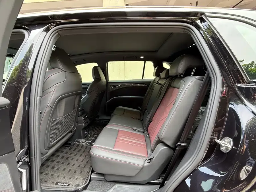 Audi Q5 e-tron 2023 40 e-tron Star Black Warrior Edition 2023 — миниатюра 2