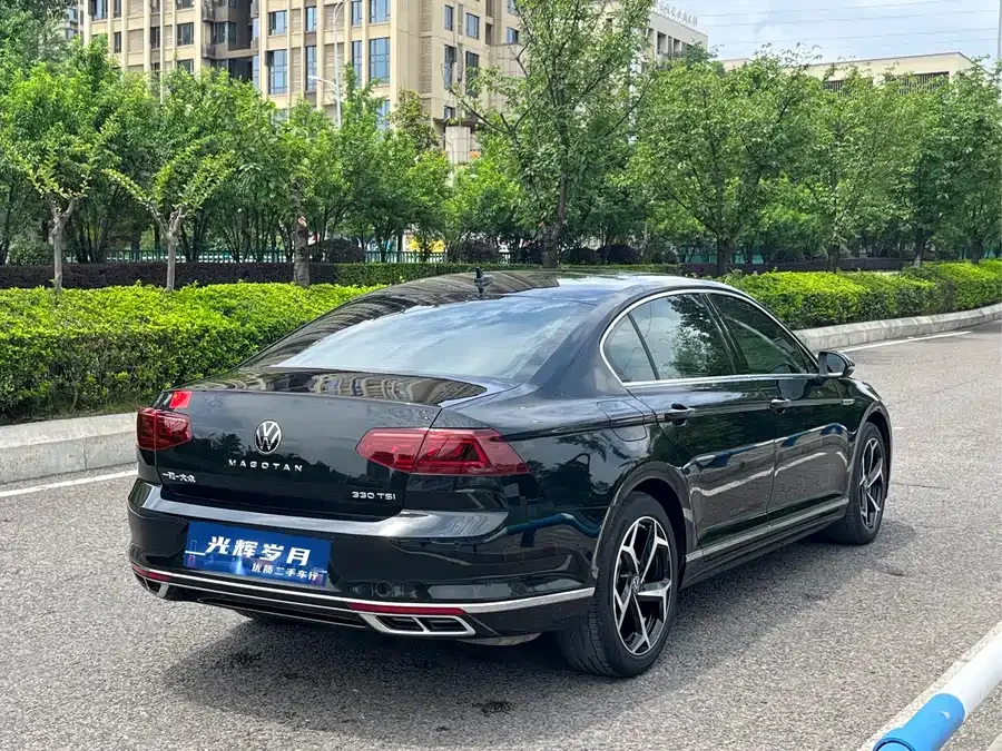 Volkswagen Magotan Magotan 2023 2 million commemorative edition 330TSI DSG luxury model 2023 — миниатюра 4