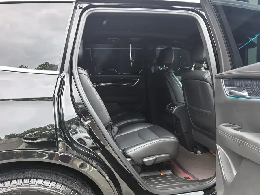 Cadillac XT6 2022 2.0T 6-seat 4WD luxury standard version 2022 — миниатюра 3