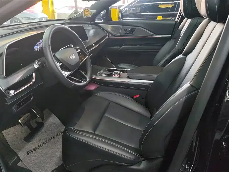 Cadillac XT5 2025 2.0T Premium Edition 2024 — миниатюра 3