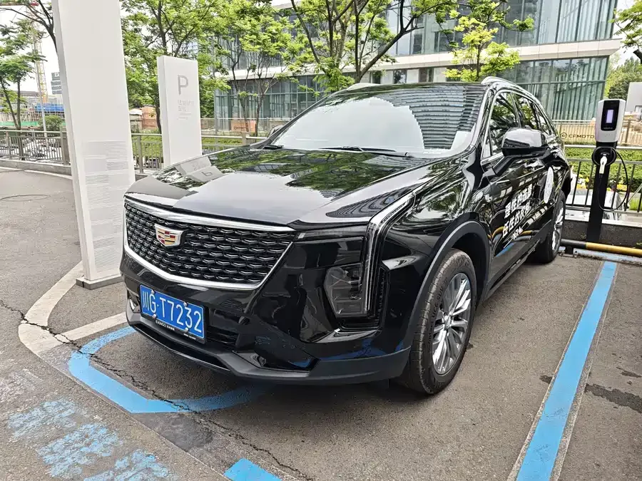 Cadillac XT4 2025