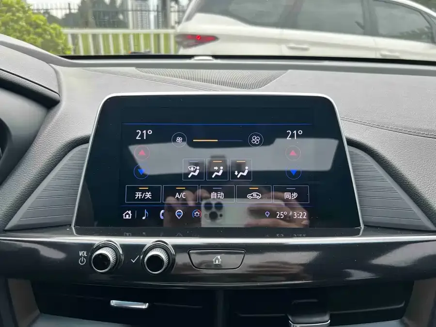 Cadillac CT4 2022 28T luxury model 2023 — миниатюра 5
