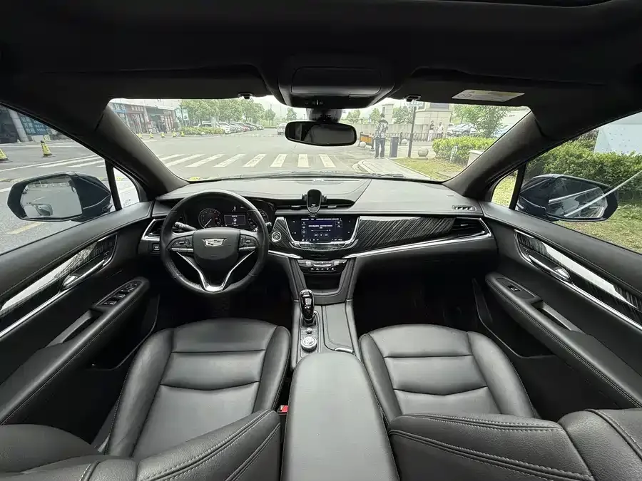 Cadillac XT6 2022 2.0T 7-seat 2WD luxury model 2022 — миниатюра 3