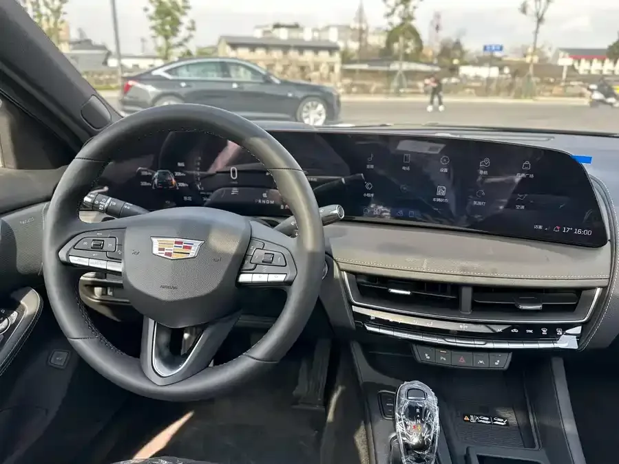 Cadillac CT5 2024 28T Luxury Pro 2026 — миниатюра 5