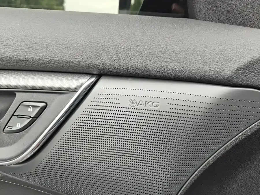 Cadillac CT5 2025 28T City Sports Edition 2025 — миниатюра 4