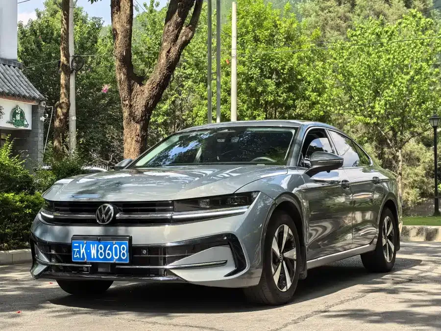 Volkswagen Magotan Magotan 2024 300TSI DSG Premium Edition 2024 — фото 1, купить с доставкой в Москву