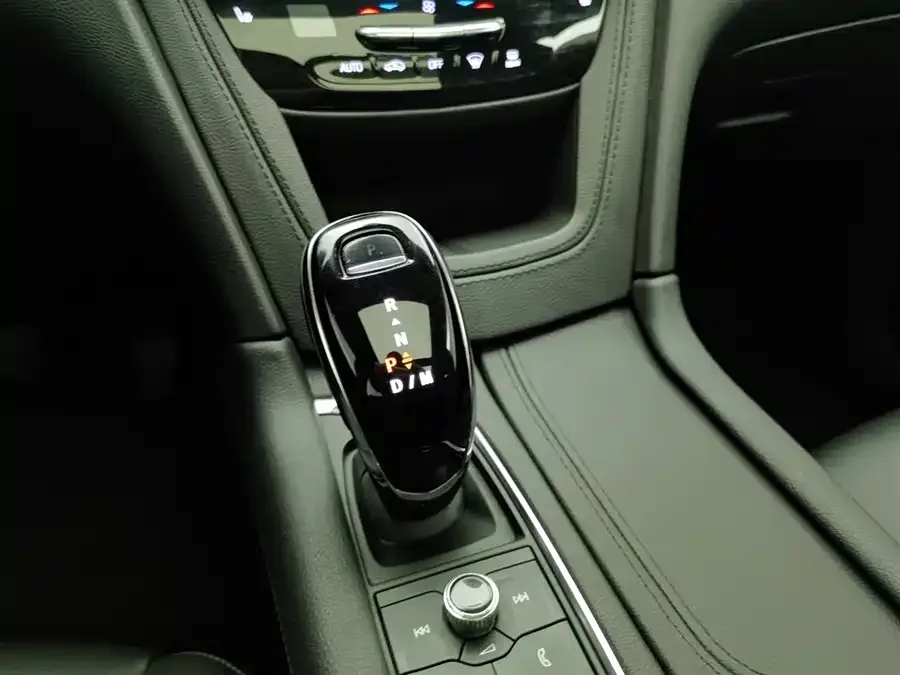 Cadillac XT5 2022 2.0T four-wheel drive fashion model 2022 — миниатюра 4
