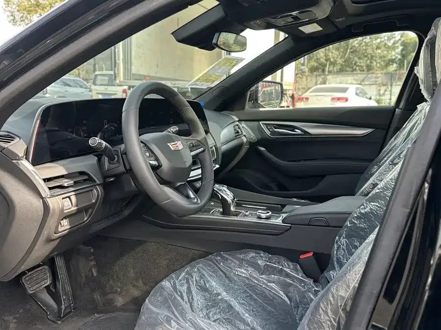 Cadillac CT5 2024 28T Luxury Pro 2026 — миниатюра 3