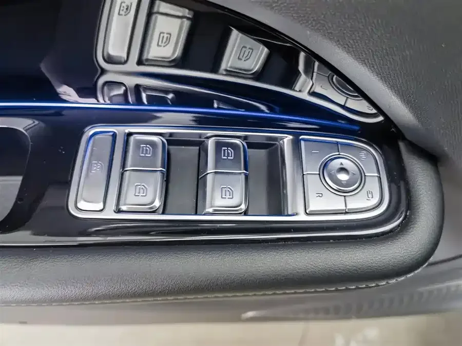Hongqi HS3 PHEV Hongqi HS3 PHEV 2025 117km Jinwei PLUS Edition 2025 — миниатюра 3