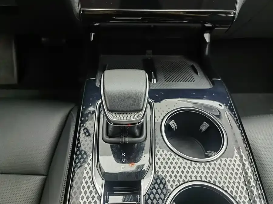 Hongqi HS3 PHEV Hongqi HS3 PHEV 2025 117km Jinwei PLUS Edition 2025 — миниатюра 4