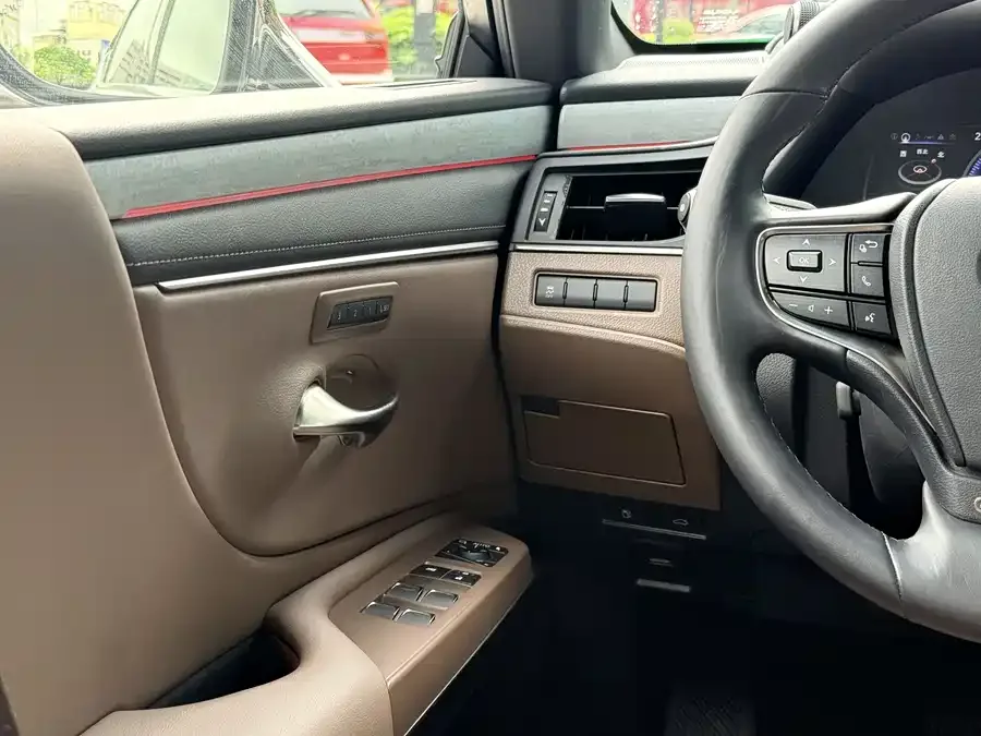 Lexus ES 2025 200 Premium Edition 2025 — миниатюра 4