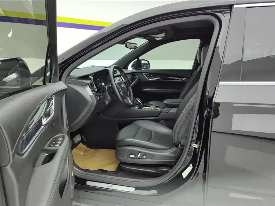 Cadillac XT6 2022 2.0T 6-seat 4WD luxury standard version 2022 — миниатюра 3