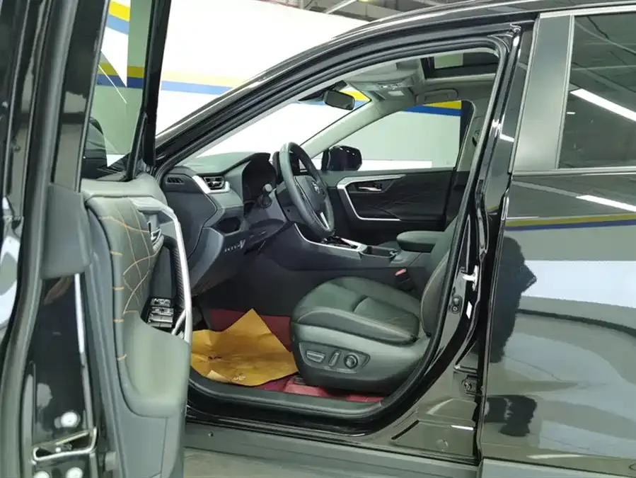 Toyota RAV4 RAV4 Rongfang 2024 2.0L CVT 2WD Fashion PLUS Edition 2025 — миниатюра 3