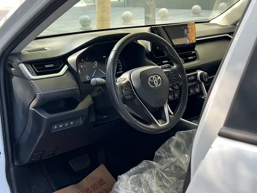 Toyota RAV4 RAV4 Rongfang 2023 2.0L CVT 2WD Fashion PLUS Edition 2023 — миниатюра 2
