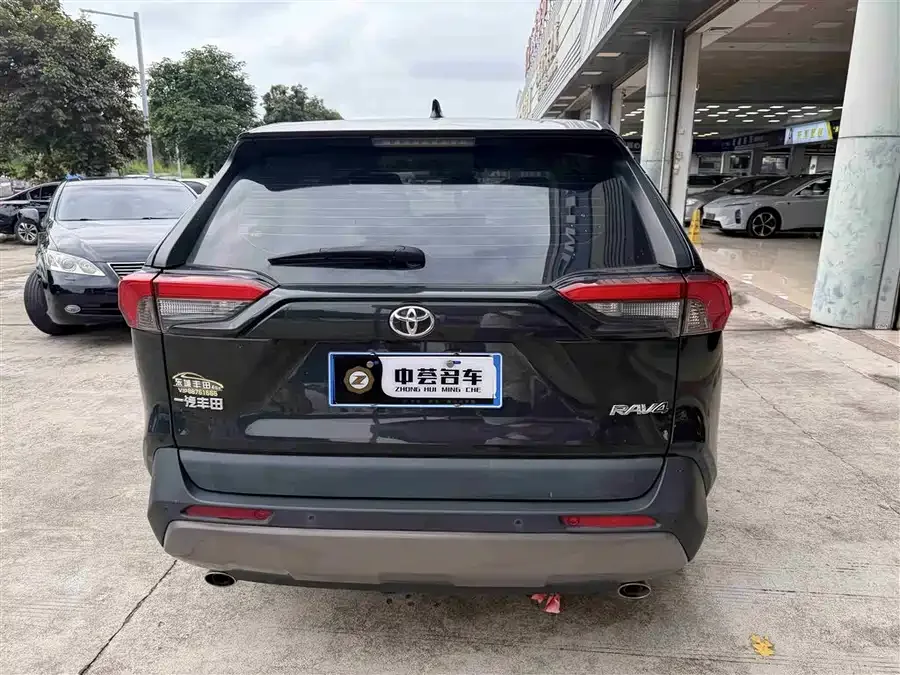 Toyota RAV4 RAV4 Rongfang 2023 2.0L CVT 2WD Fashion Edition 2023 — миниатюра 2