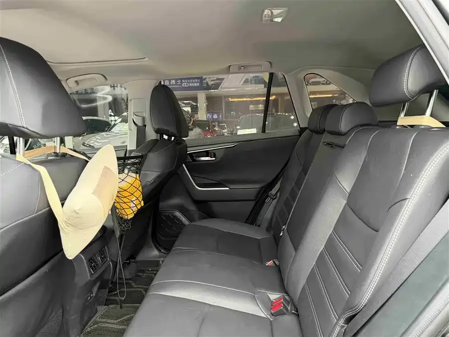 Toyota RAV4 RAV4 Rongfang 2023 2.0L CVT 2WD Fashion Edition 2023 — миниатюра 3